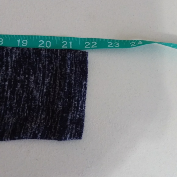 ☆☆SOLD☆☆ Bobeau Heathered Blue One-Button Cardigan - Picture 6 of 8